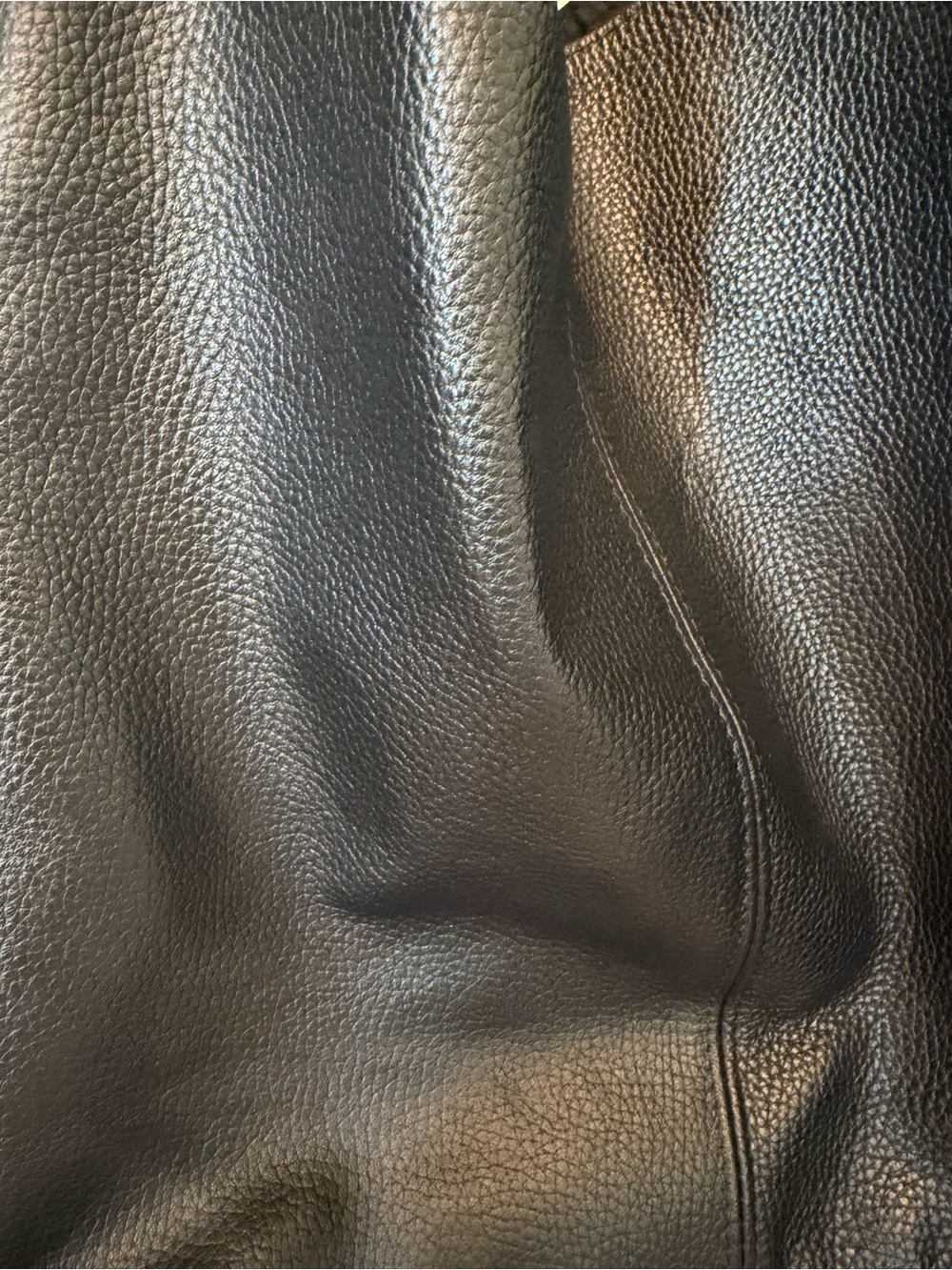 Vestirsi Scarlett Minimalist Black Leather Tote Bag - Picture 6 of 9